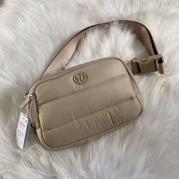lululemon athletica Handbags - Lululemon Everywhere Belt Bag Large 2L Wunder Puff Trench